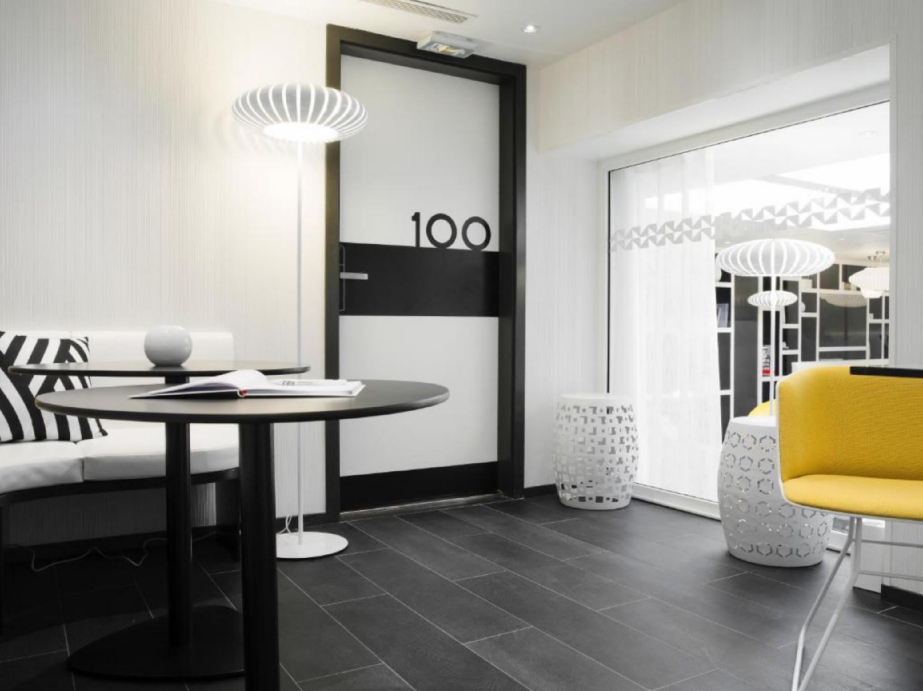 Hotel Ekta Champs Elysees Paris Exterior foto