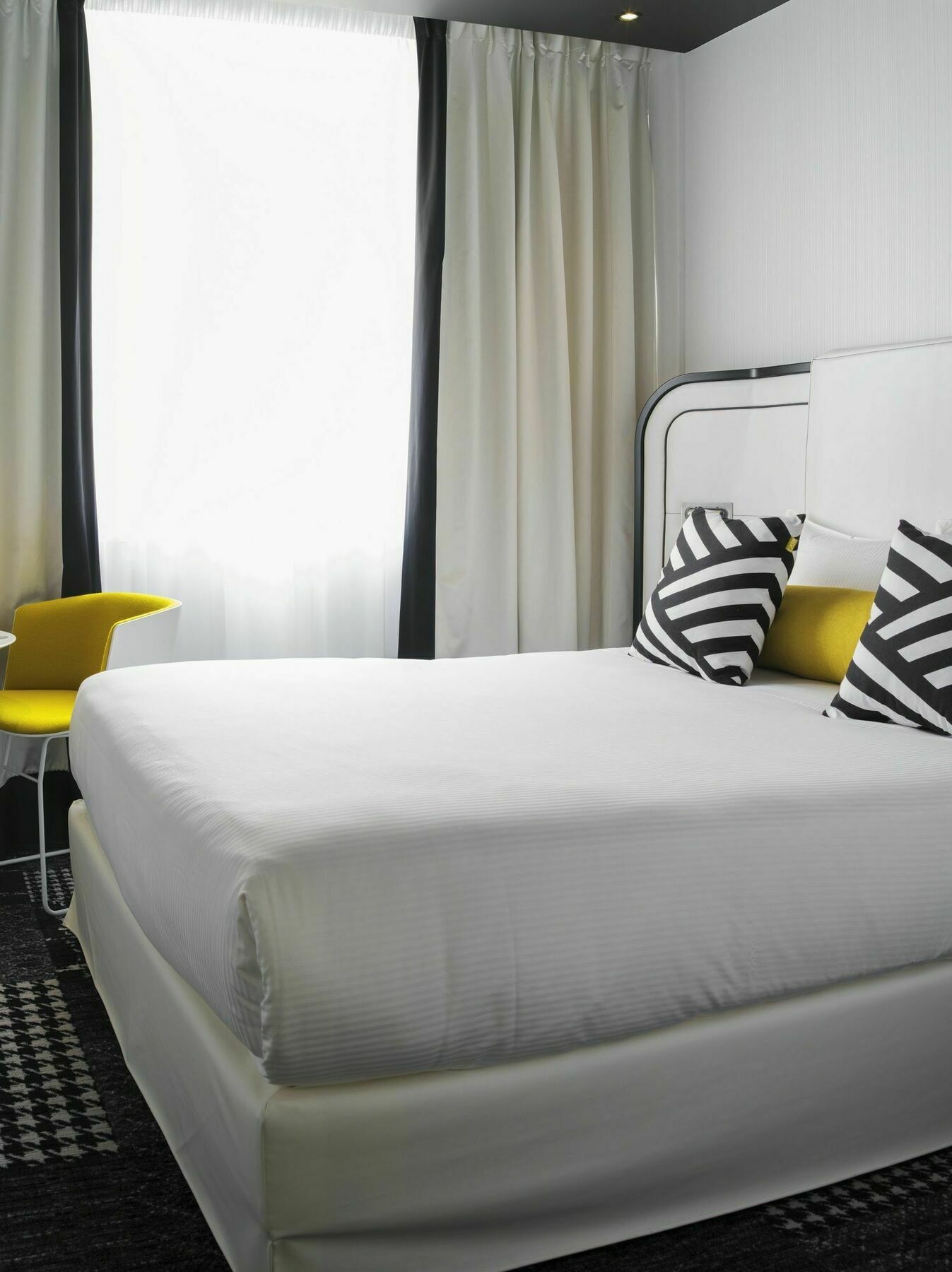 Hotel Ekta Champs Elysees Paris Exterior foto