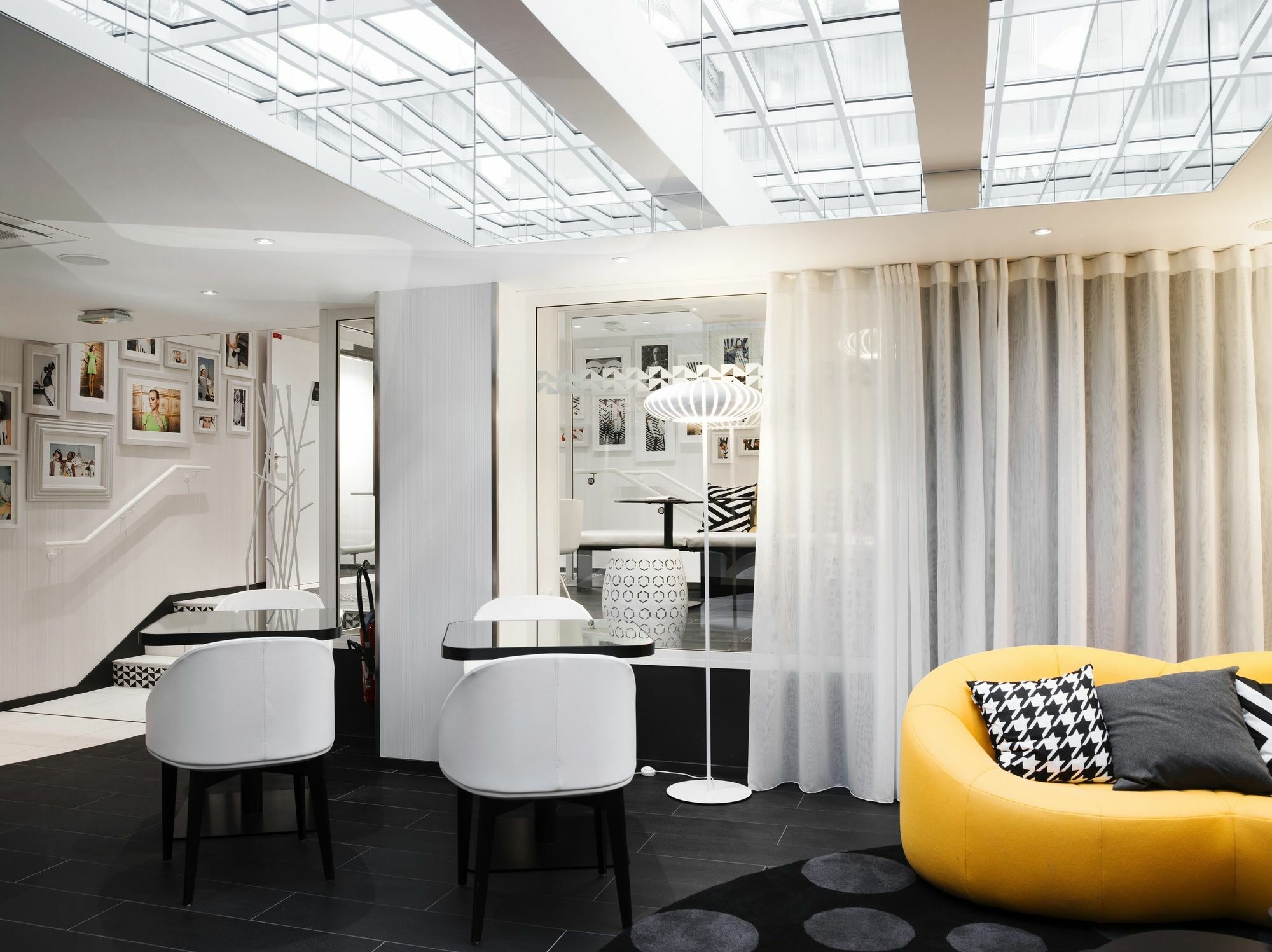Hotel Ekta Champs Elysees Paris Exterior foto